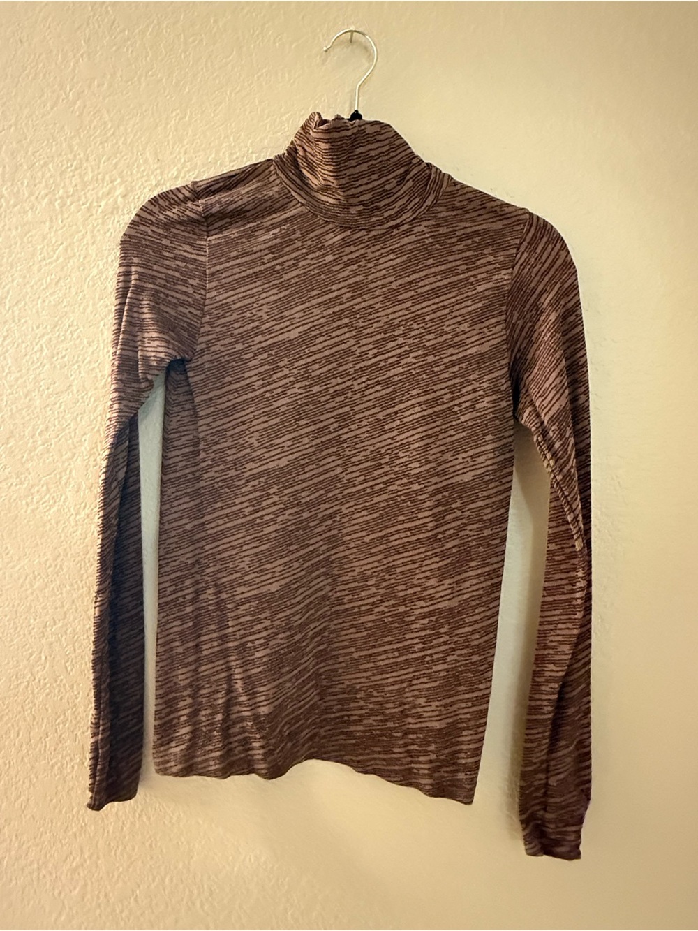 Athleta Brown Patterned Long-Sleeve Top
